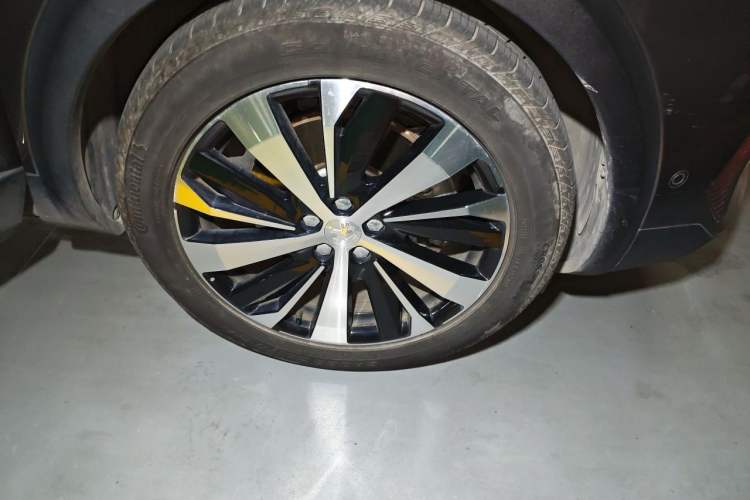 Used Peugeot 4008 2021 400THP Ultimate GT Edition Right Front Wheel Hub