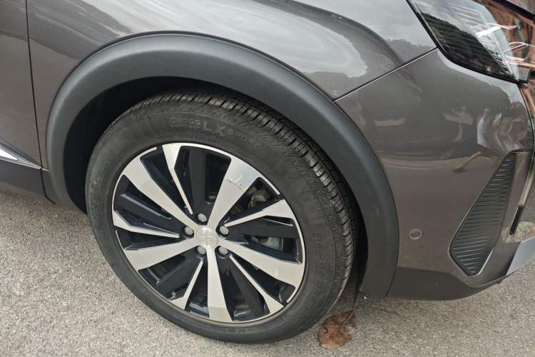 Used Peugeot 4008 2021 400THP Ultimate GT Edition Right Front Wheel Hub