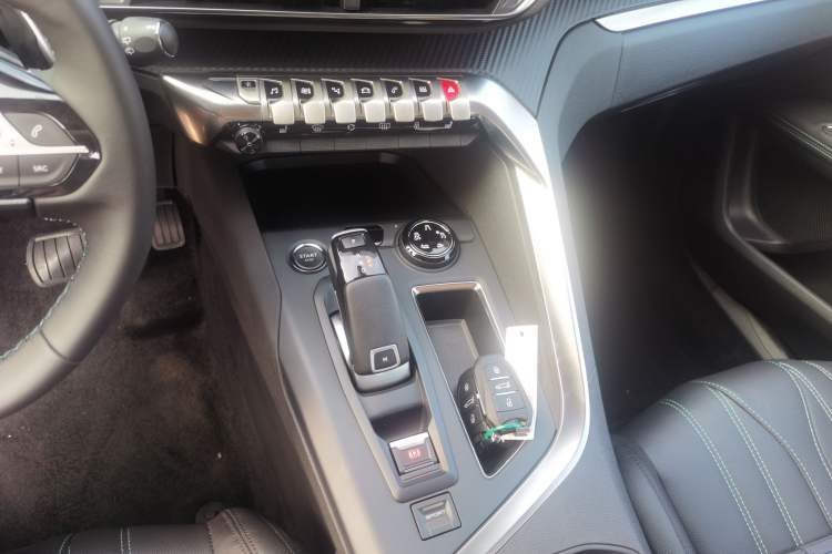 Used Peugeot 4008 2021 360THP Technology Edition Gear Lever