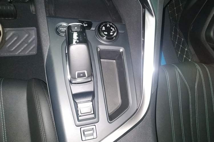Used Peugeot 4008 2021 360THP Technology Edition Gear Lever