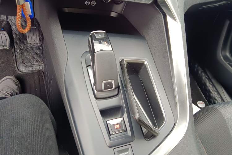 Used Peugeot 4008 2021 360THP Sharp Edition Gear Lever