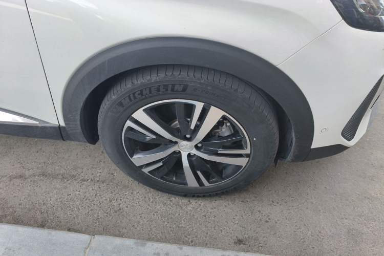 Used Peugeot 4008 2021 400THP Tech Edition Right Front Wheel Hub