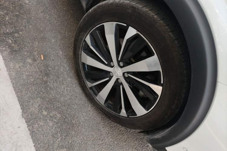 Used Peugeot 4008 2021 400THP Ultimate GT Edition Right Front Wheel Hub