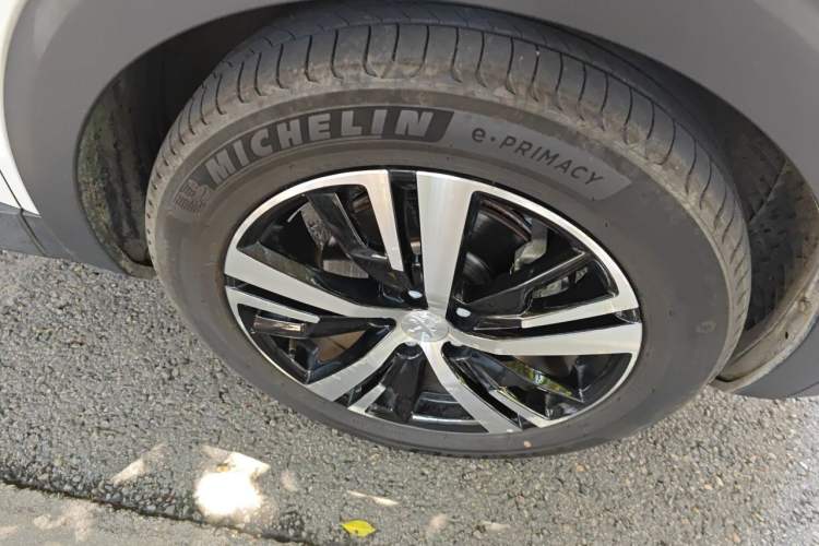 Used Peugeot 4008 2021 360THP Technology Edition Right Front Wheel Hub