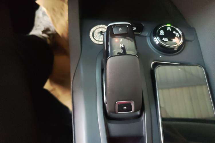 Used Peugeot 4008 2022 400THP Night Tech Edition Gear Lever