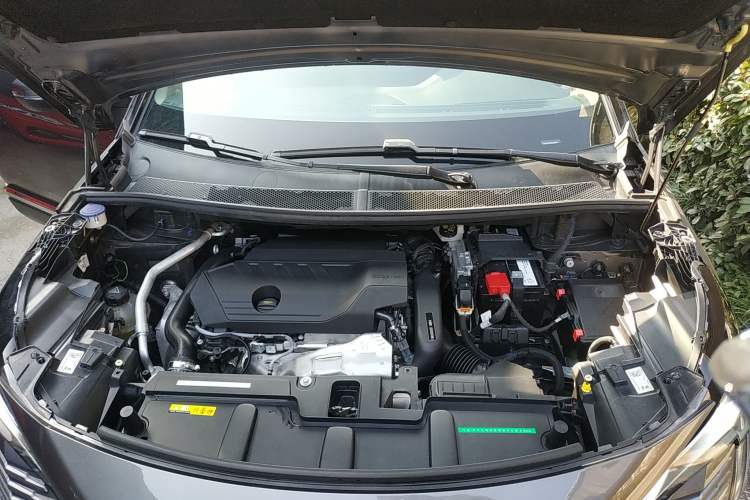 Used Peugeot 4008 2022 400THP Comfort Edition Engine Bay