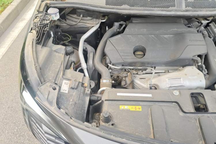 Used Peugeot 4008 2022 400THP Comfort Edition Engine Bay Right