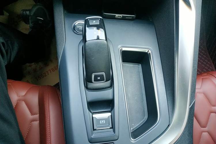 Used Peugeot 4008 2022 400THP Comfort Edition Gear Lever