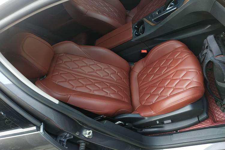 Used Peugeot 4008 2022 400THP Comfort Edition Right Front Seat