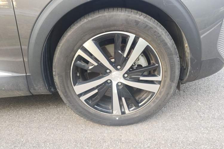 Used Peugeot 4008 2022 400THP Comfort Edition Right Front Wheel Hub