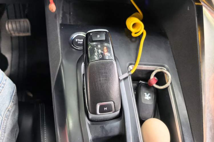 Used Peugeot 4008 2022 400THP Comfort Edition Gear Lever