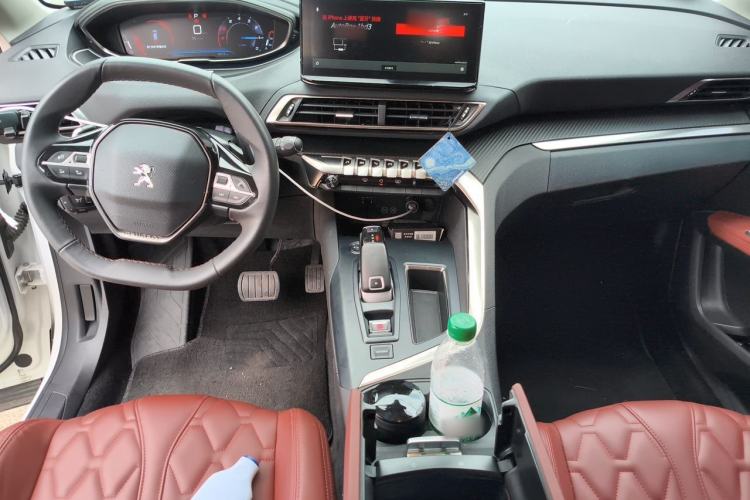 Used Peugeot 4008 2022 400THP Comfort Edition Center Console