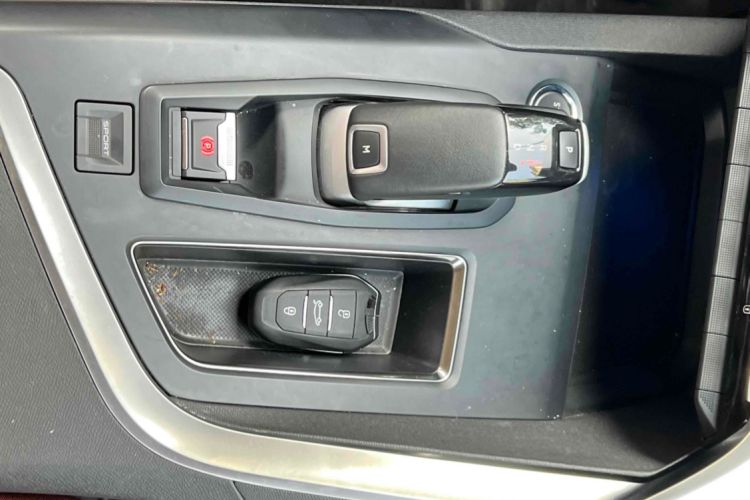 Used Peugeot 4008 2022 400THP Comfort Edition Gear Lever