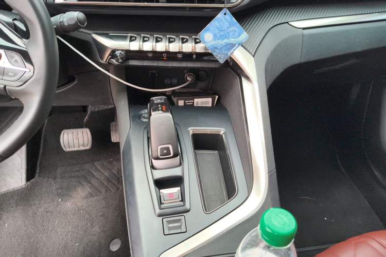 Used Peugeot 4008 2022 400THP Comfort Edition Gear Lever