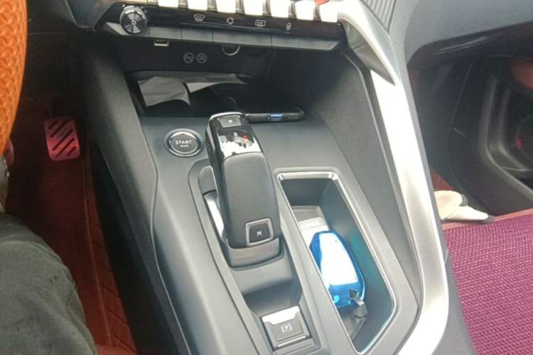 Used Peugeot 4008 2022 400THP Comfort Edition Gear Lever
