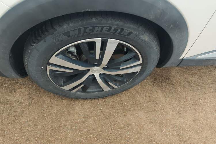 Used Peugeot 4008 2022 400THP Comfort Edition Left Front Wheel Hub