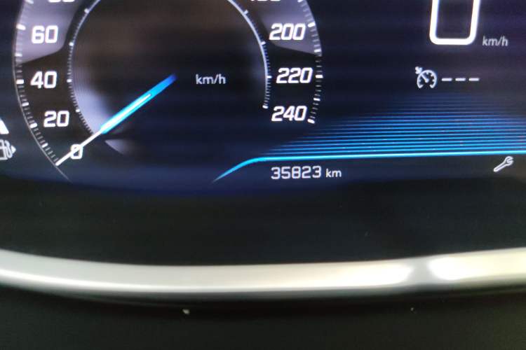 Used Peugeot 4008 2022 400THP Comfort Edition Odometer Close Up