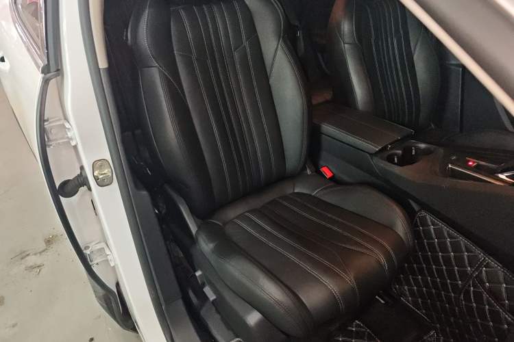 Used Peugeot 4008 2022 400THP Night Tech Edition Right Front Seat