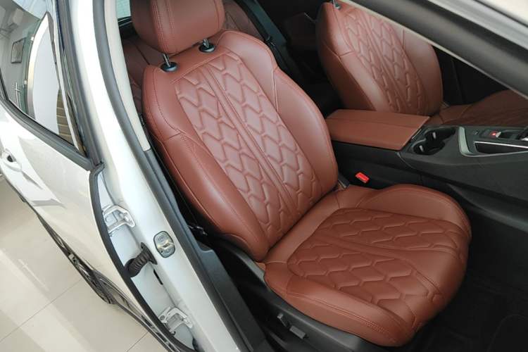 Used Peugeot 4008 2022 400THP Comfort Edition Right Front Seat