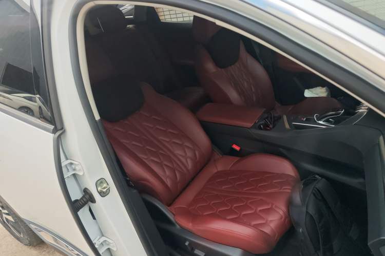 Used Peugeot 4008 2022 400THP Comfort Edition Right Front Seat