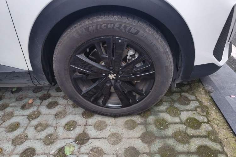 Used Peugeot 4008 2022 400THP Night Edition Right Front Wheel Hub