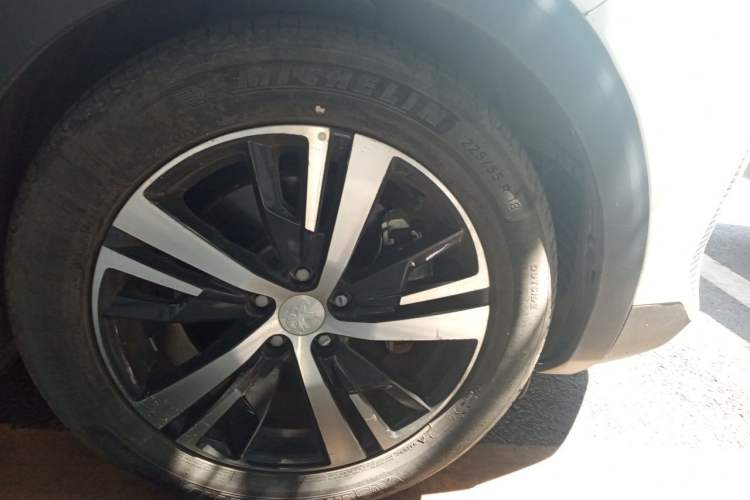 Used Peugeot 4008 2022 400THP Comfort Edition Right Front Wheel Hub
