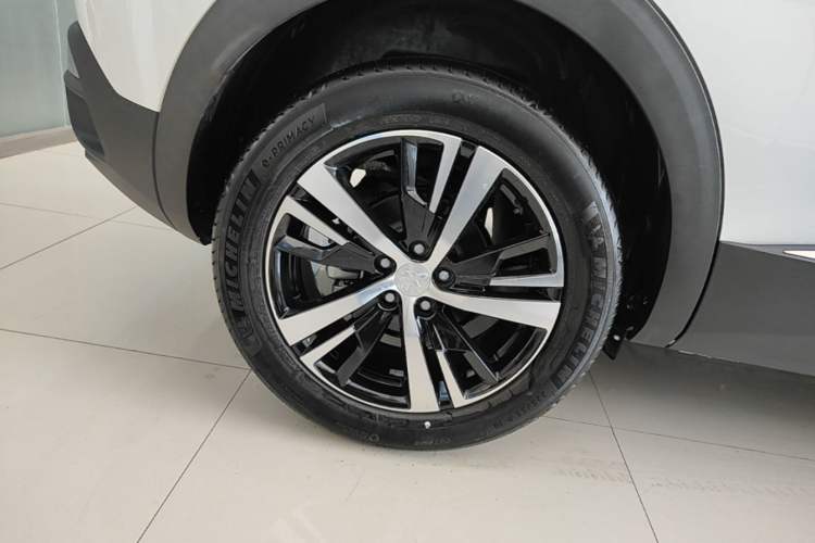 Used Peugeot 4008 2022 400THP Comfort Edition Right Rear Wheel Hub