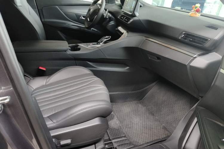 Used Peugeot 4008 2023 360THP Technology Edition Right Front Seat
