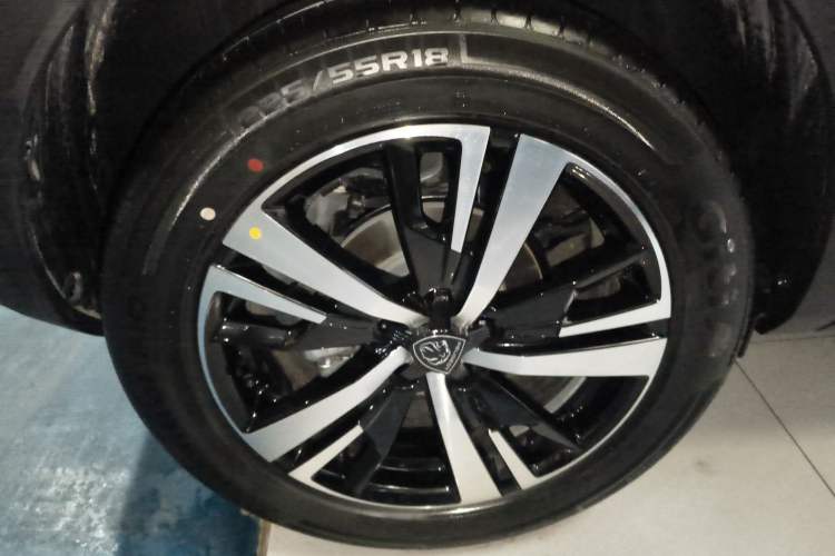 Used Peugeot 4008 2023 360THP Technology Edition Right Rear Wheel Hub