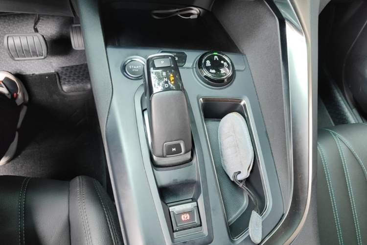 Used Peugeot 4008 2023 360THP Technology Edition Gear Lever