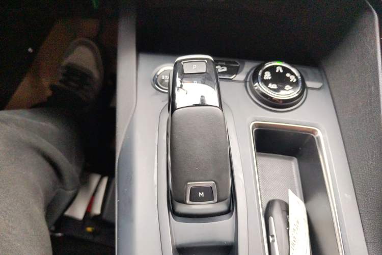 Used Peugeot 4008 2023 360THP Technology Edition Gear Lever