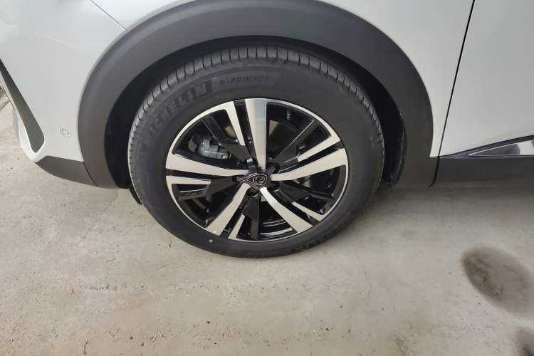 Used Peugeot 4008 2023 360THP Technology Edition Left Front Wheel Hub