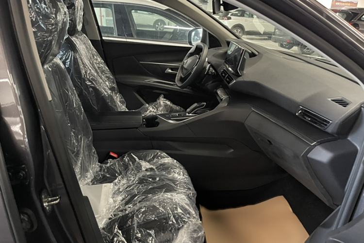 Used Peugeot 4008 2024 360THP Driving Fun Edition Interior 4