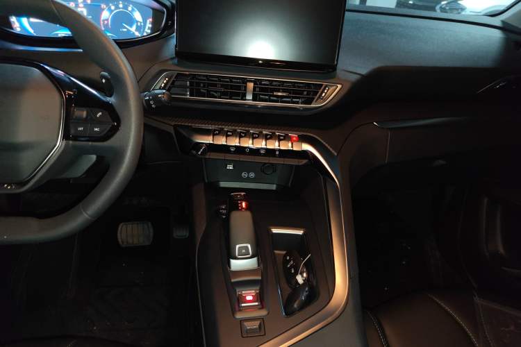Used Peugeot 4008 2024 360THP Driving Fun Edition Audio And AC Panel
