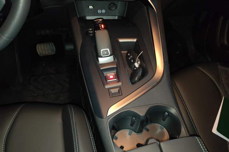 Used Peugeot 4008 2024 360THP Driving Fun Edition Gear Lever