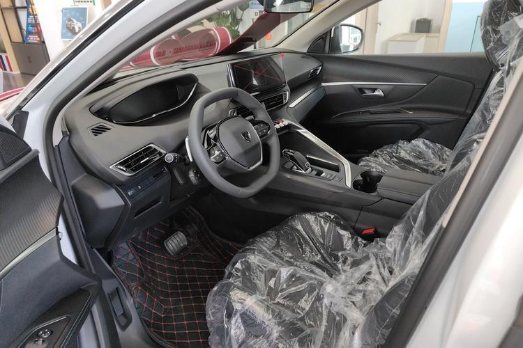 Used Peugeot 4008 2024 360THP Driving Fun Edition Interior 2