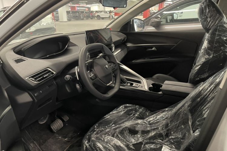 Used Peugeot 4008 2024 360THP Driving Fun Edition Interior 3