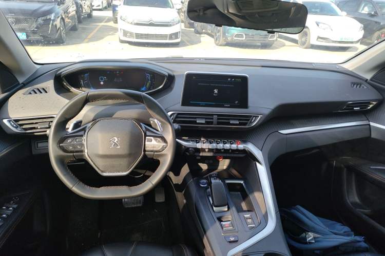 Used Peugeot 4008 New Energy 2020 1.6T PHEV Triple-Engine Luxury Edition Center Console