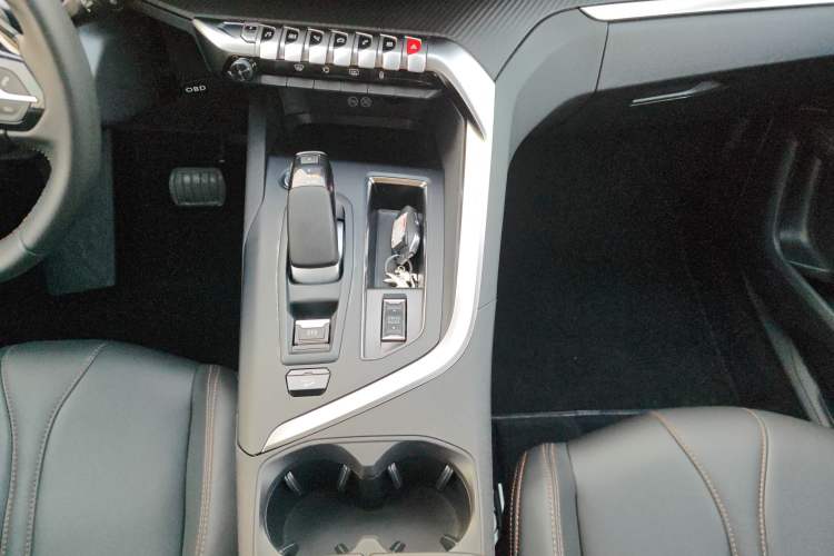 Used Peugeot 4008 New Energy 2020 1.6T PHEV Triple-Engine Luxury Edition Gear Lever