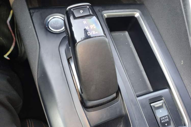 Used Peugeot 4008 New Energy 2020 1.6T PHEV Triple-Engine Luxury Edition Gear Lever