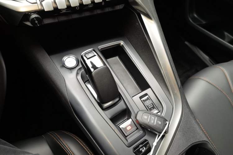 Used Peugeot 4008 New Energy 2020 1.6T PHEV Triple-Engine Luxury Edition Gear Lever