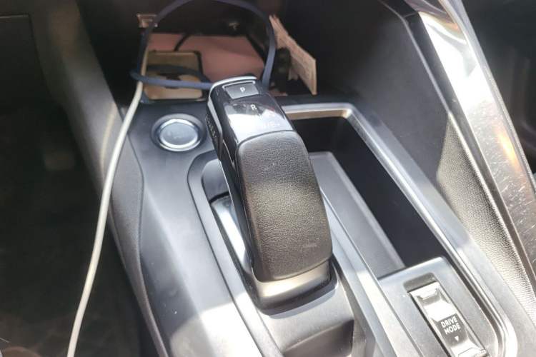 Used Peugeot 4008 New Energy 2020 1.6T PHEV Triple-Engine Luxury Edition Gear Lever