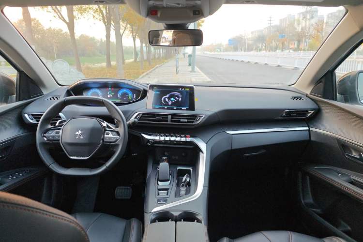 Used Peugeot 4008 New Energy 2020 1.6T PHEV Triple-Engine Luxury Edition Interior 4