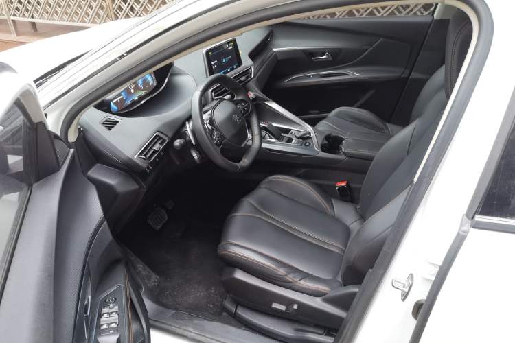 Used Peugeot 4008 New Energy 2020 1.6T PHEV Triple-Engine Luxury Edition Left Front Seat