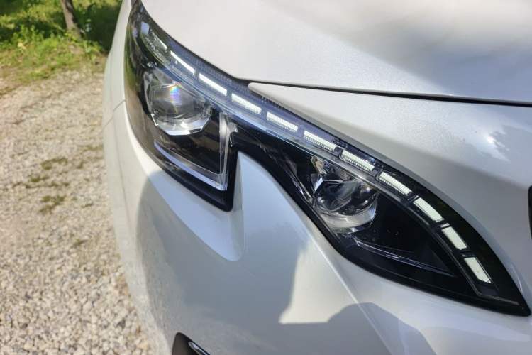 Used Peugeot 4008 New Energy 2020 1.6T PHEV Triple-Engine Luxury Edition Right Front Headlight