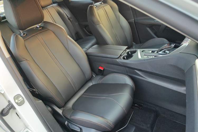 Used Peugeot 4008 New Energy 2020 1.6T PHEV Triple-Engine Luxury Edition Right Front Seat