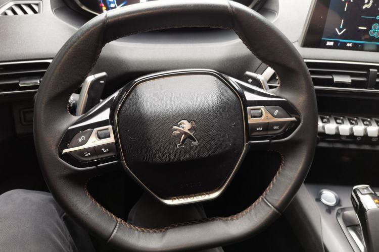 Used Peugeot 4008 New Energy 2020 1.6T PHEV Triple-Engine Luxury Edition Steering Wheel