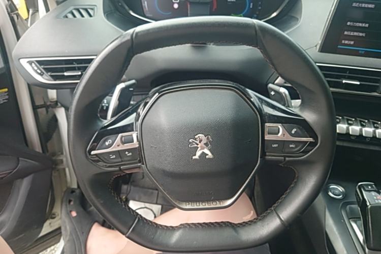 Used Peugeot 4008 New Energy 2020 1.6T PHEV Triple-Engine Luxury Edition Steering Wheel