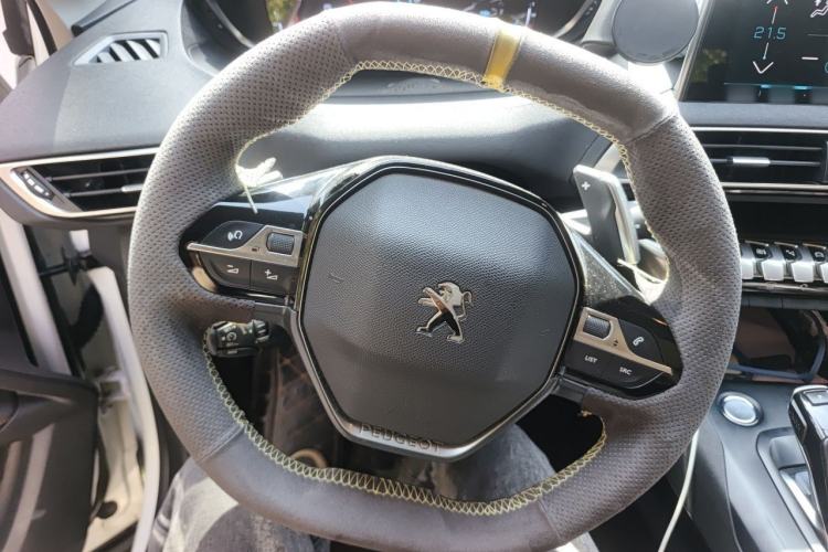 Used Peugeot 4008 New Energy 2020 1.6T PHEV Triple-Engine Luxury Edition Steering Wheel