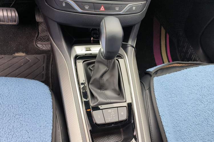 Used Peugeot 408 2019 230THP Automatic Luxury Edition China V Standard Gear Lever